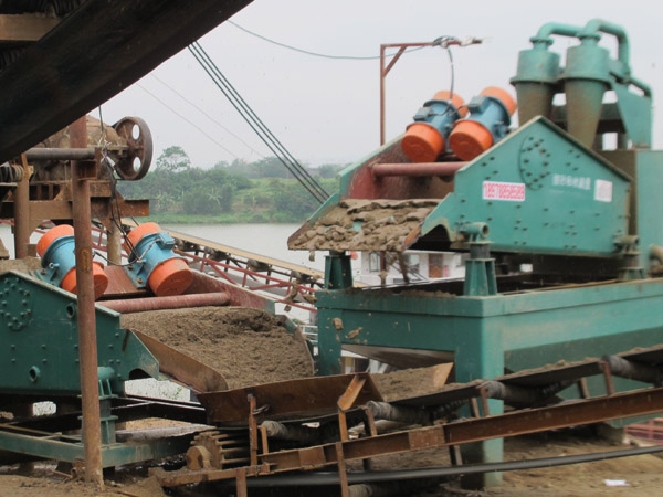 細砂回收機客戶現場(組圖17)