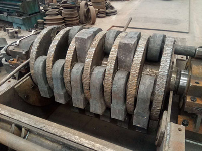 1210重錘破碎機錘頭組裝(組圖3)