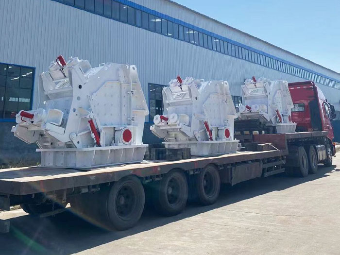 三臺三腔液壓歐版反擊破發貨